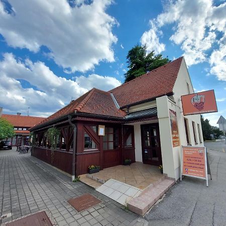 Craft Beer Bar Rooms Varaždin Exteriör bild